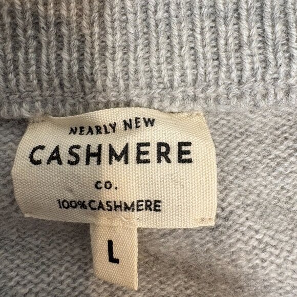 Cashmere sleeveless sweater in mist grey - Picture 5 of 7